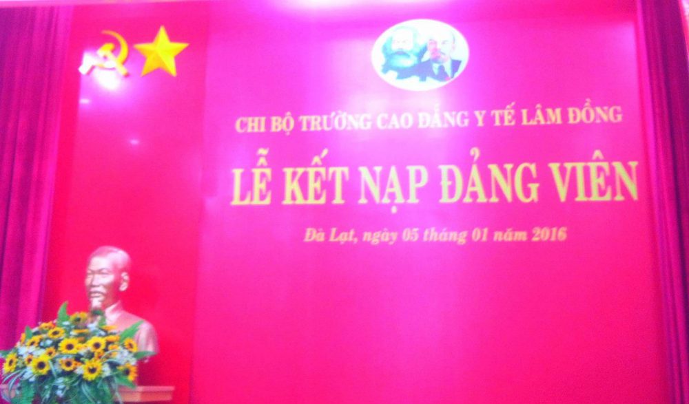 <!--:vi-->Chi Bộ Trường Cao đẳng Y tế Lâm Đồng kết nạp đảng viên mới<!--:-->