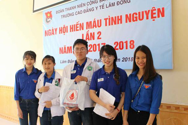 Đoàn trường Cao đẳng Y tế Lâm Đồng tổ chức thành công Ngày hội hiến máu tình nguyện đợt 2 năm 2018